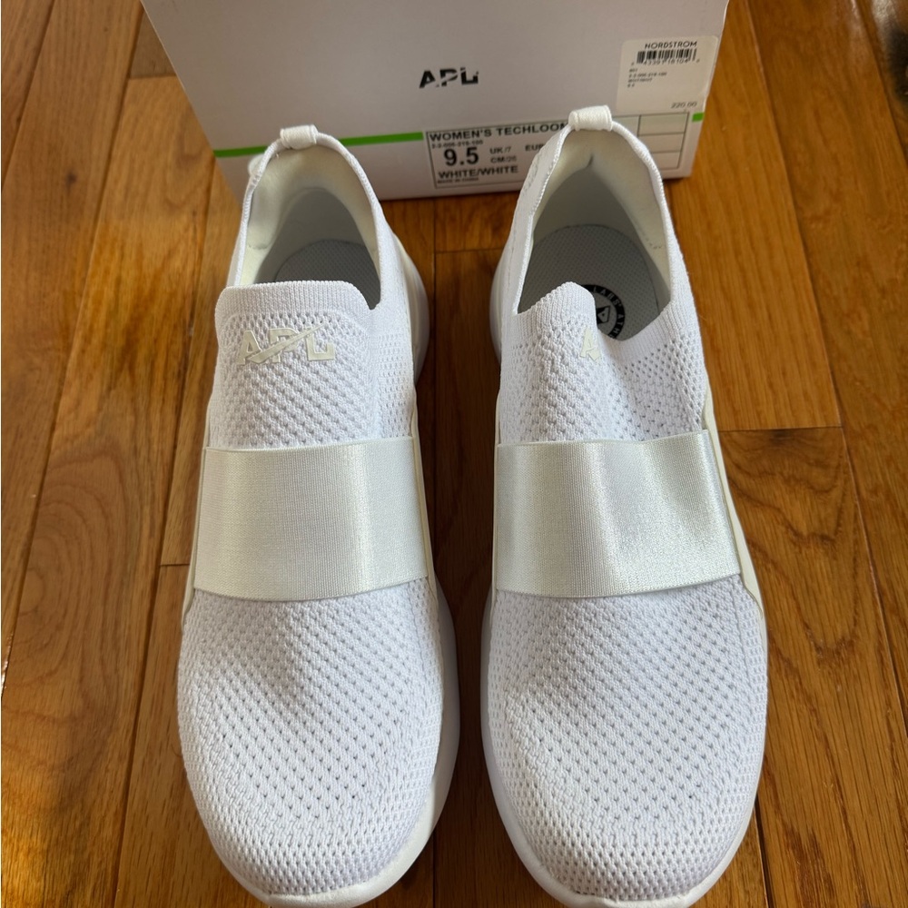 NWB APL White Techloom Bliss Sneakers